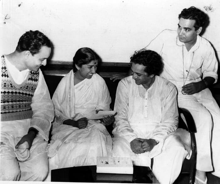 Lata with Mukesh, Pt. Ravi Shankar and Shailendra