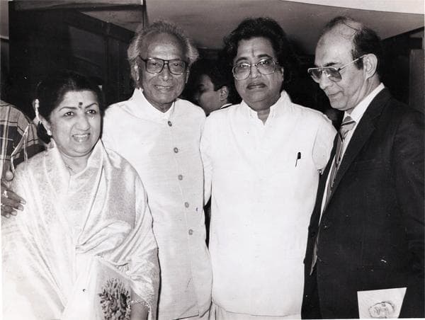 Lata with Naushad, Hridaynath and Talat Mahmood