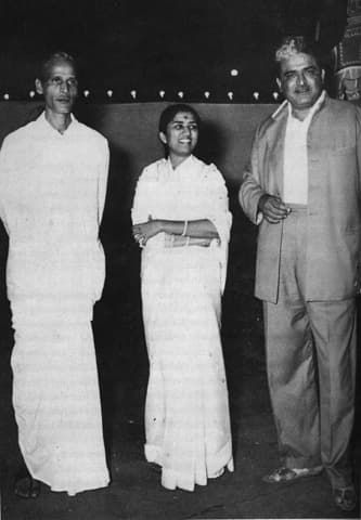 Lata with Kavi Pradeep and C.Ramchandra