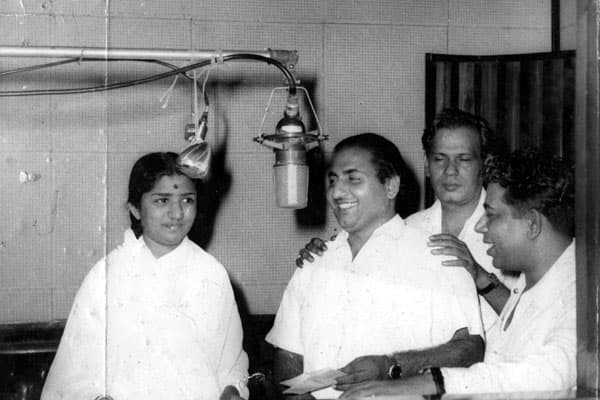 Lata with Mohd. Rafi, Hasrat Jaipuri and Chitragupt