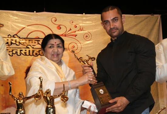 Lata with Aamir Khan