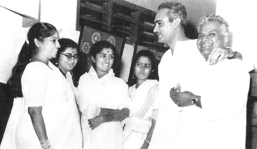 Lata with Asha, Usha, Meena, O.P. Nayyar and Vasant Desai