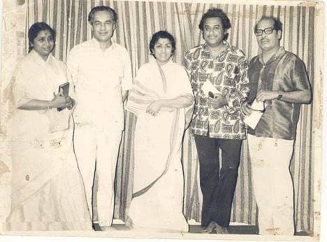 Lata with Asha, Mukesh, Kishore Kumar and Manna Dey