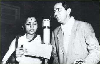 Lata with Dilip Kumar